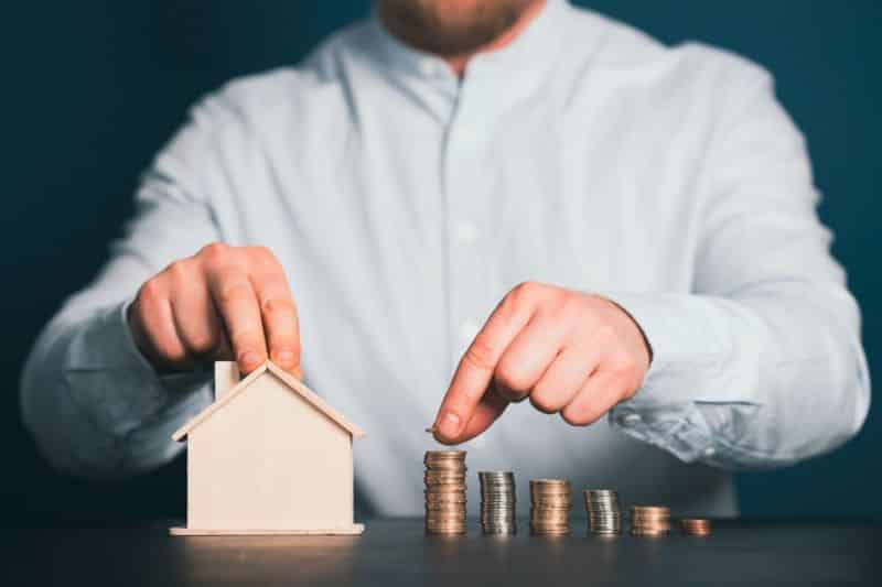 combien rapporte 100 000 euros placés par mois dans l'immobilier