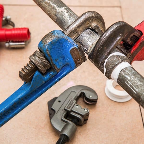 Peut-on appeler un plombier à Neuilly pour réparer un sanibroyeur ?