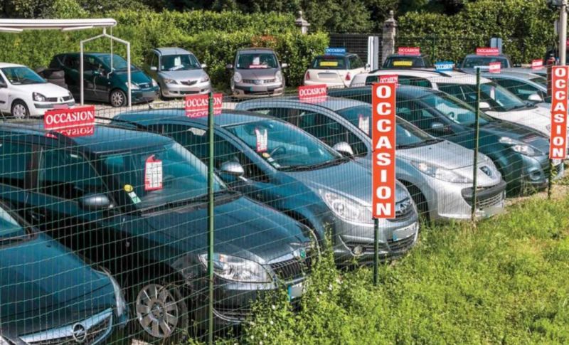 Marché automobile en crise : comprendre la baisse de -8,3% des ventes de véhicules d'occasion en mai
