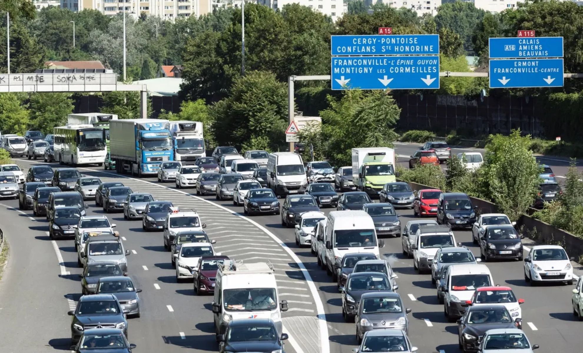 Le long week-end du 14 juillet en Île-de-France : comment éviter les embouteillages