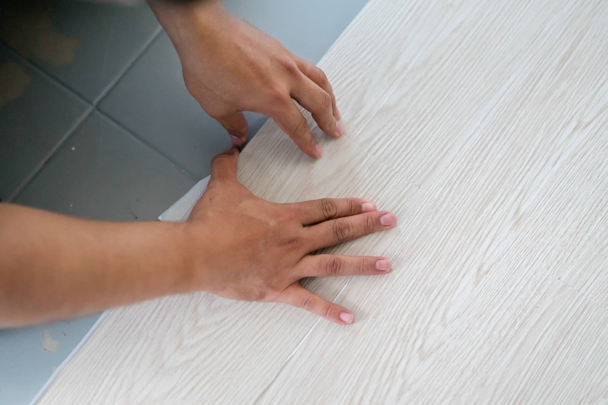 installing vinyl floor , top view