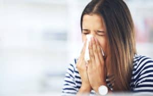 Allergies : l'ambroisie coûte jusqu'à 186 millions d'euros par an à la santé publique !