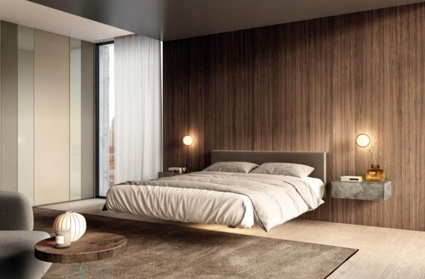 Chambre Moderne Avec Un Grand Lit, Des Panneaux Muraux En Bois Et Des Portes Coulissantes En Verre Donnant Sur La Ville. La Décoration Comprend Un Mobilier Minimaliste Et Un éclairage Tamisé.