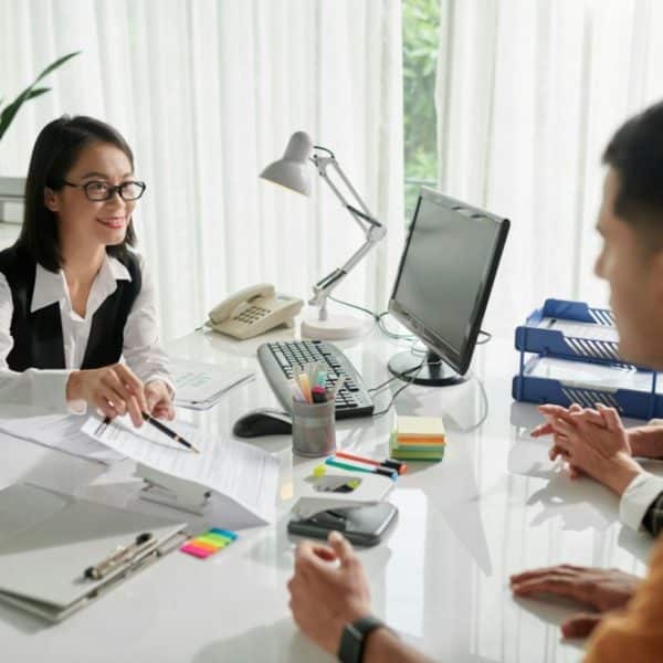 Agent d'assurance - Couple aidant